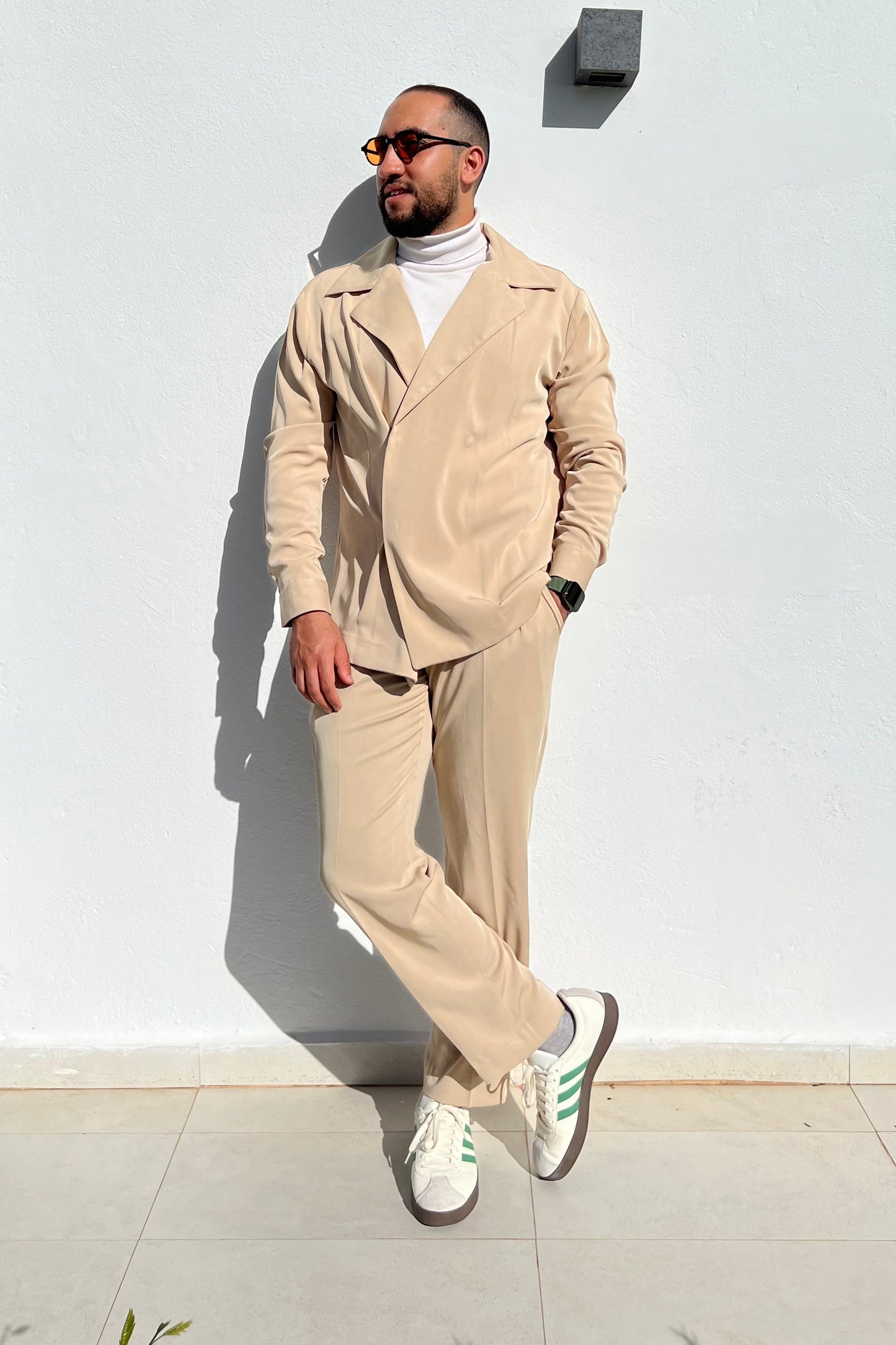 Beige 